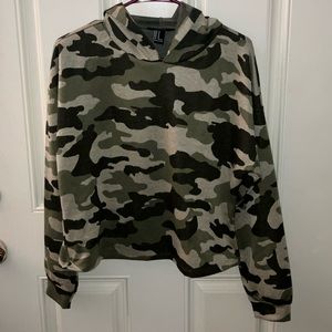 M | Camo Hoodie Cropped